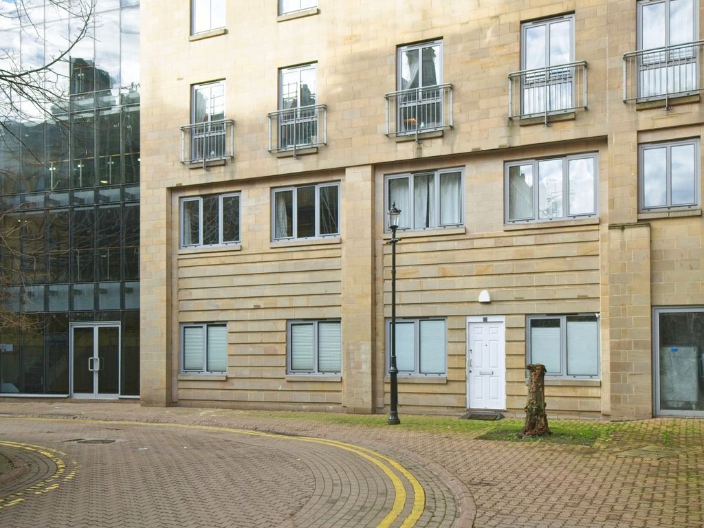 2 bed flat for sale in St Stephens Mansions, Mount Stuart Square, Cardiff CF10, £200,000