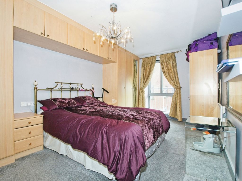 2 bed flat for sale in St Stephens Mansions, Mount Stuart Square, Cardiff CF10, £200,000