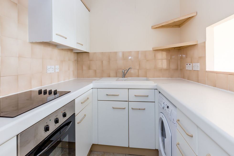 2 bed flat to rent in Bunning Way, London N7, £2,080 pcm