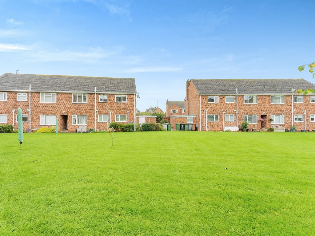 2 bed flat for sale in Ennisdale Drive, West Kirby, Wirral CH48, £170,000