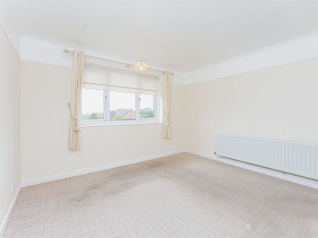 2 bed flat for sale in Ennisdale Drive, West Kirby, Wirral CH48, £170,000