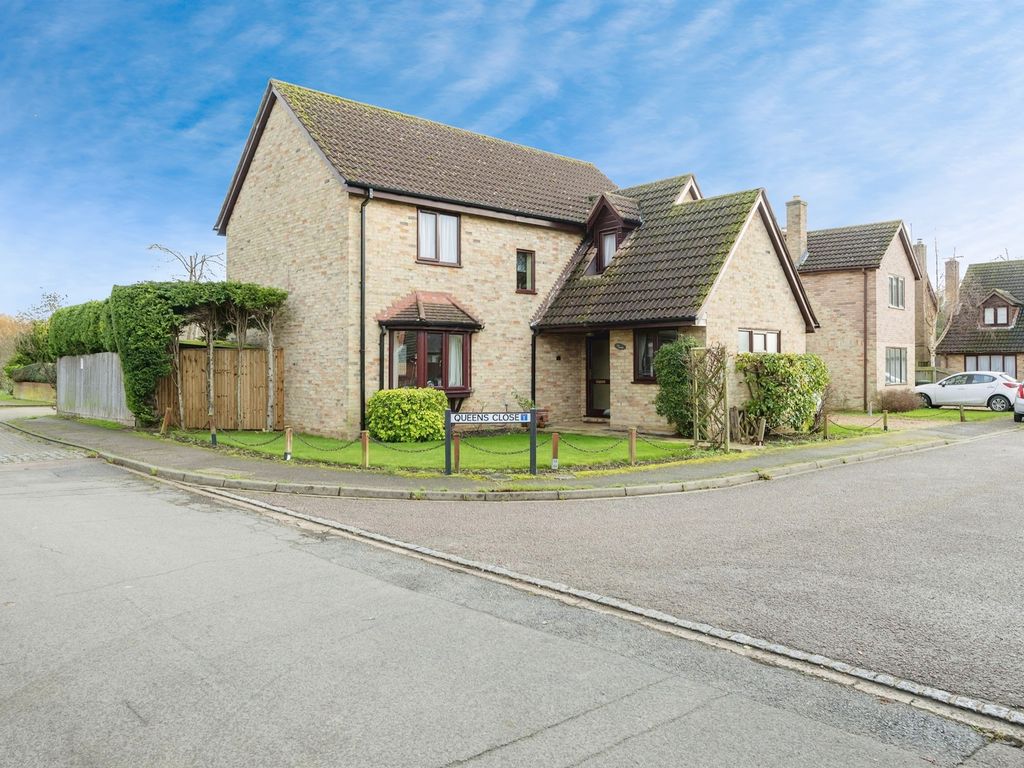 4 bed detached house for sale in Queens Close, Northill, Biggleswade SG18, £675,000