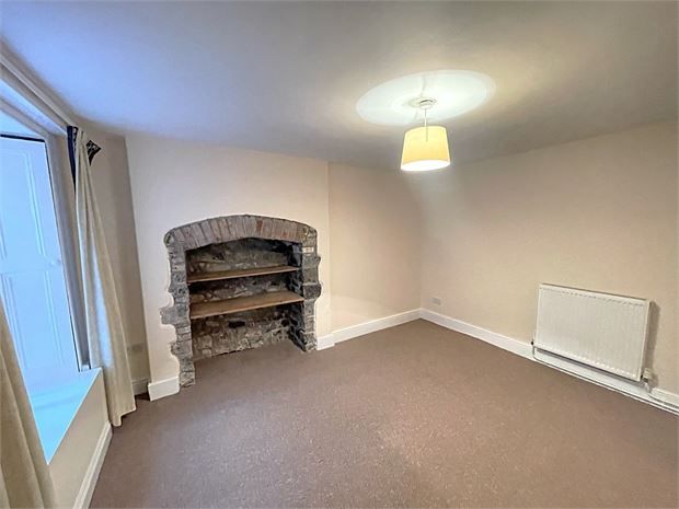 2 bed flat for sale in Upper Church Road, Weston-Super-Mare, North Somerset. BS23, £130,000