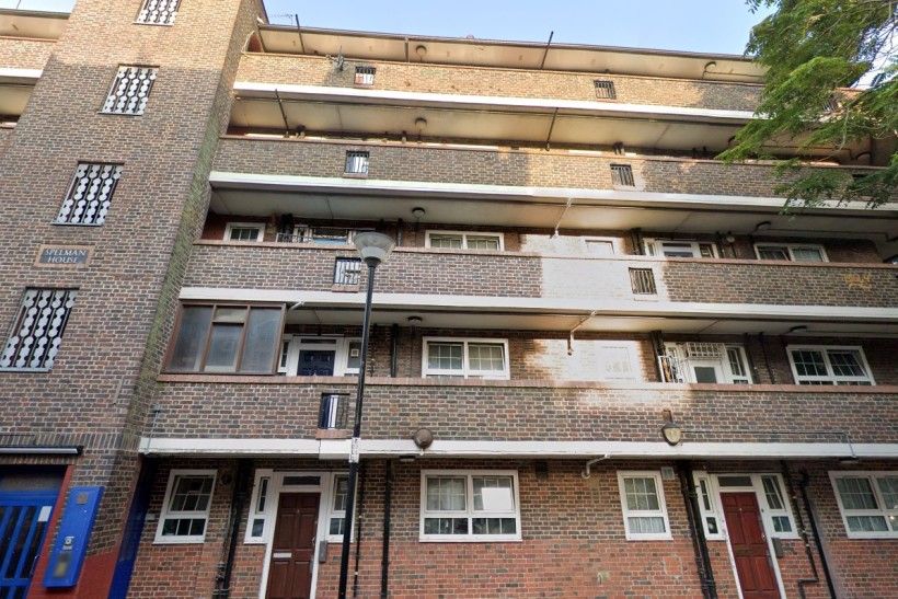 3 bed flat for sale in Spelman Street, London E1, £460,000