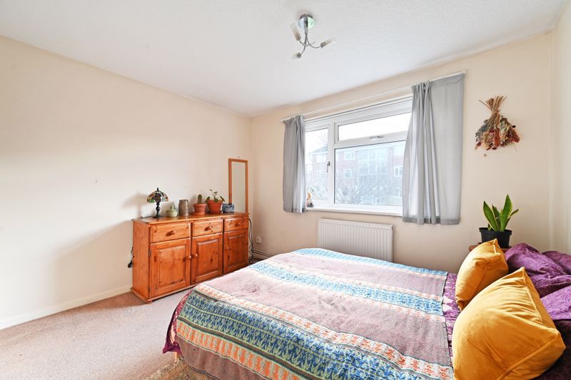 2 bed flat for sale in Norfolk Park Drive, Norfolk Park, Sheffield S2, £120,000