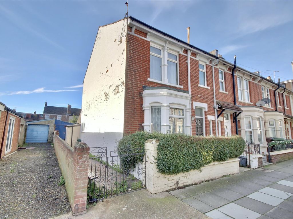 3 bed end terrace house for sale in Shelford Road, Southsea PO4, £300,000