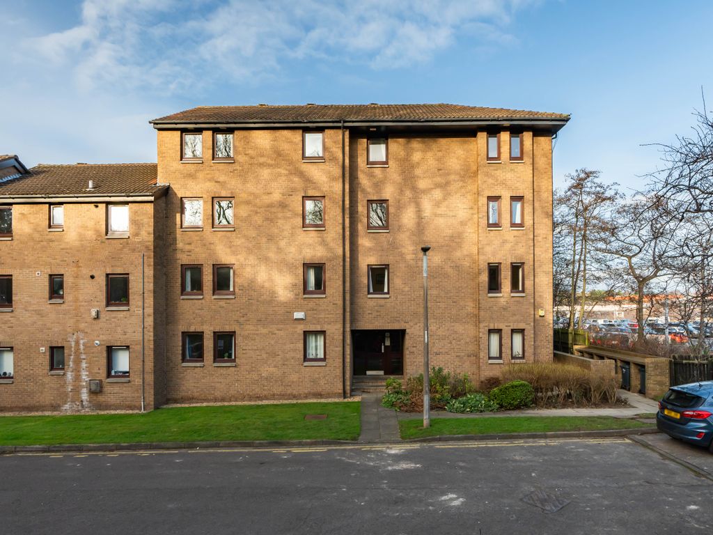 1 bed flat for sale in 21-6, Boat Green, Edinburgh EH3, £165,000