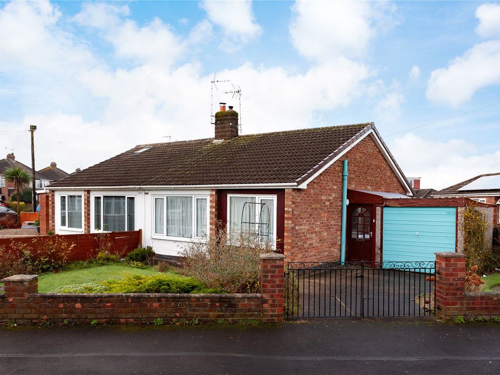 2 bed bungalow for sale in Gorse Paddock, York, North Yorkshire YO31, £225,000