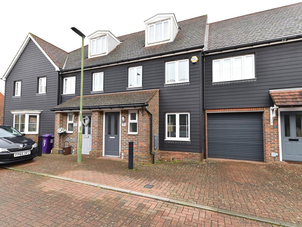 3 bed terraced house for sale in Haycock Round, Stevenage SG1, £375,000