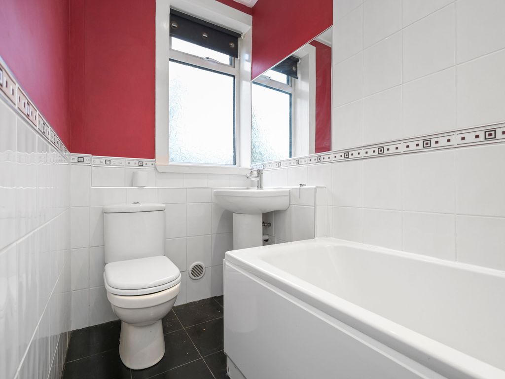 2 bed flat for sale in 13 Crewe Grove, Crewe, Edinburgh EH5, £170,000