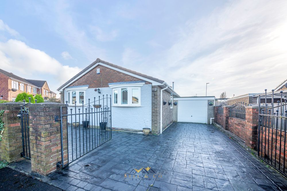 2 bed detached bungalow for sale in Glaisdale Close, Laughton Common, Sheffield S25, £220,000