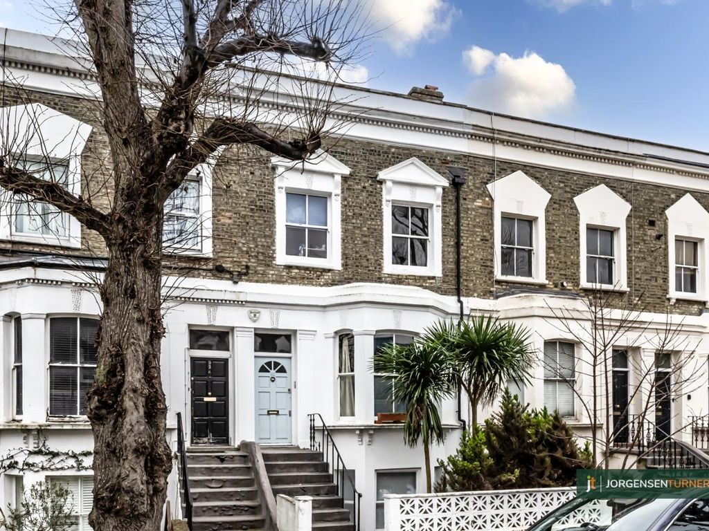 4 bed flat for sale in Loftus Road, London W12, £925,000