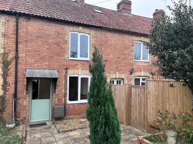 2 bed property to rent in South View Terrace, Trull, Taunton TA3, £1,050 pcm