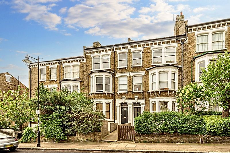 3 bed flat for sale in Bickerton Road, Archway, London N19, £925,000