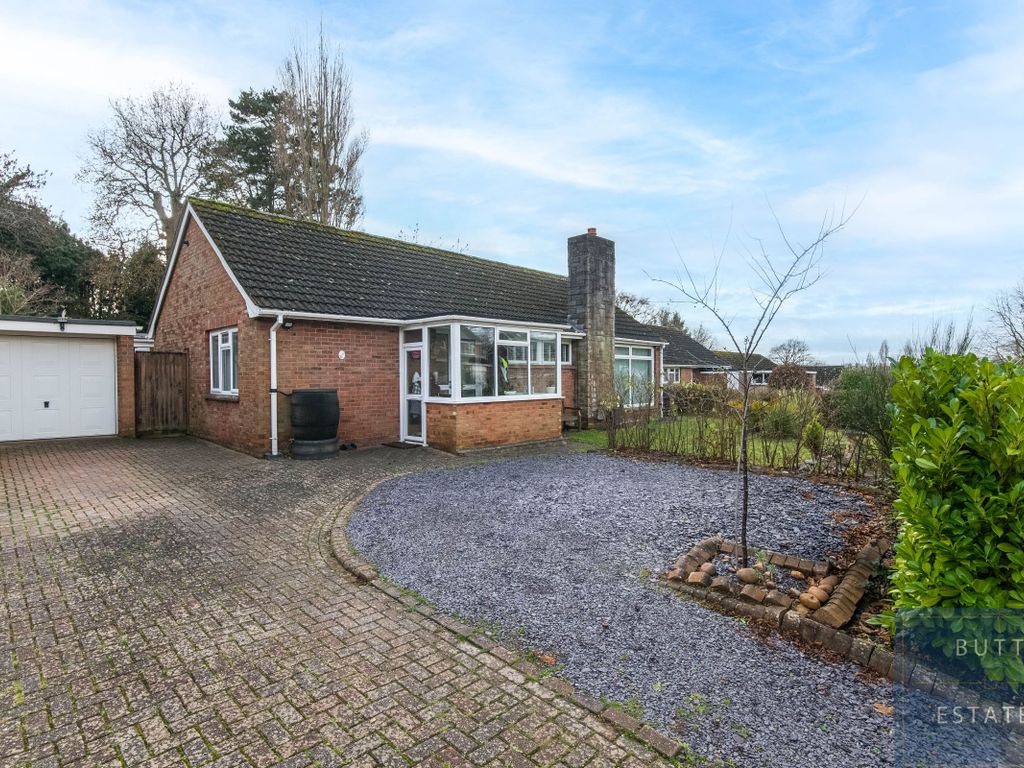 3 bed bungalow for sale in Winslade Park Avenue, Clyst St. Mary, Exeter EX5, £475,000