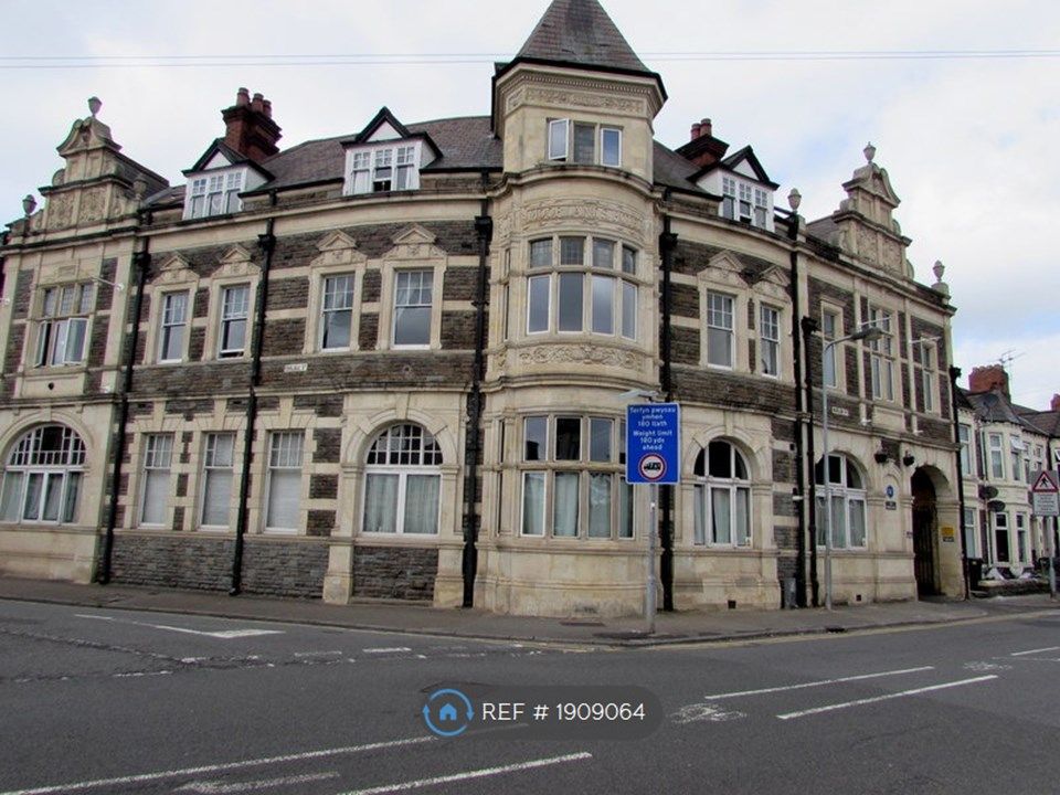 2 bed flat to rent in Moorland Road, Cardiff CF24, £1,195 pcm