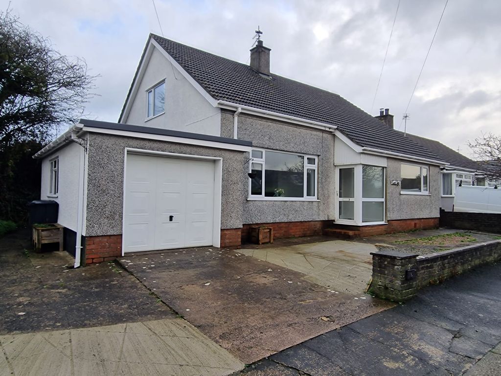 4 bed detached bungalow to rent in Efail Newydd, Benllech LL74, £1,200 pcm