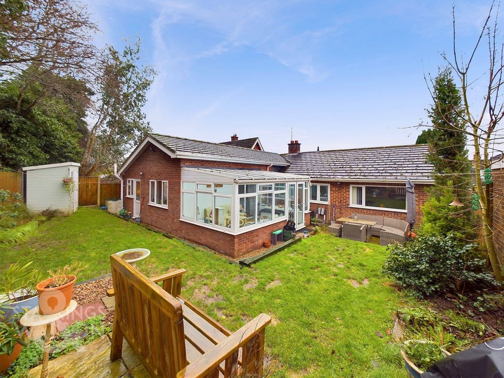 4 bed detached bungalow for sale in Mead Close, Buxton, Norwich NR10, £345,000