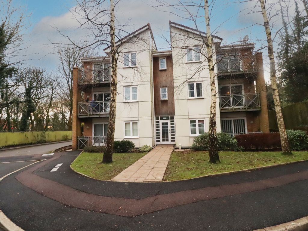 1 bed flat for sale in Christy Close, Hyde SK14, £115,000