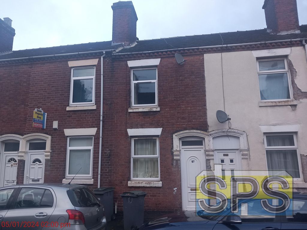 2 bed terraced house to rent in Cauldon Road, Stoke-On-Trent ST4, £555 pcm