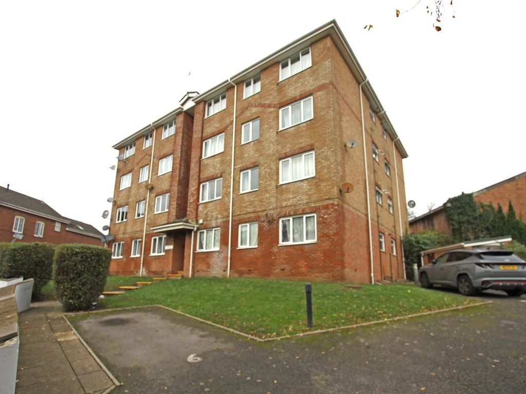 2 bed flat for sale in Northcote Road, Bournemouth BH1, £170,000