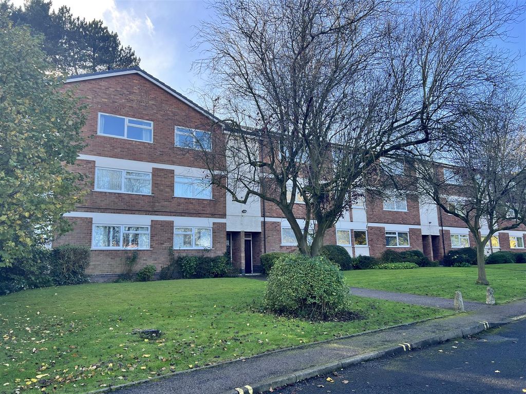 3 bed flat for sale in Hodge Hill Court, Bromford Road, Hodge Hill, Birmingham B36, £149,995