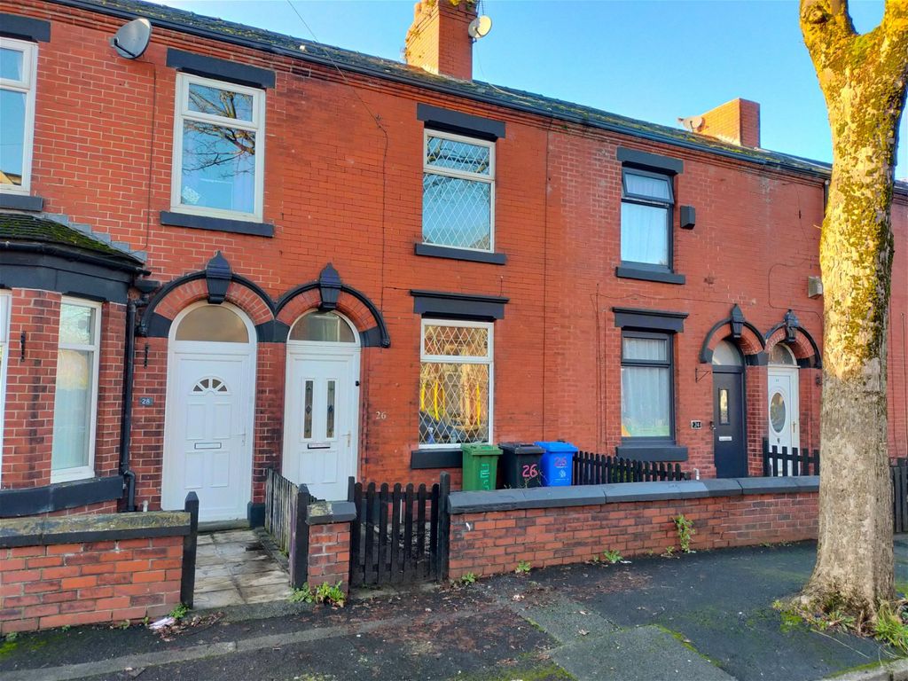 2 bed terraced house to rent in Crowthorn Road, Ashton-Under-Lyne OL7, £900 pcm