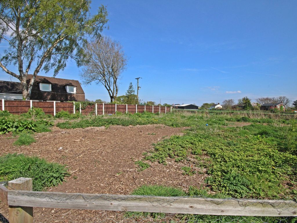 Land for sale in Summit Close, Lower Stretton WA4, £100,000