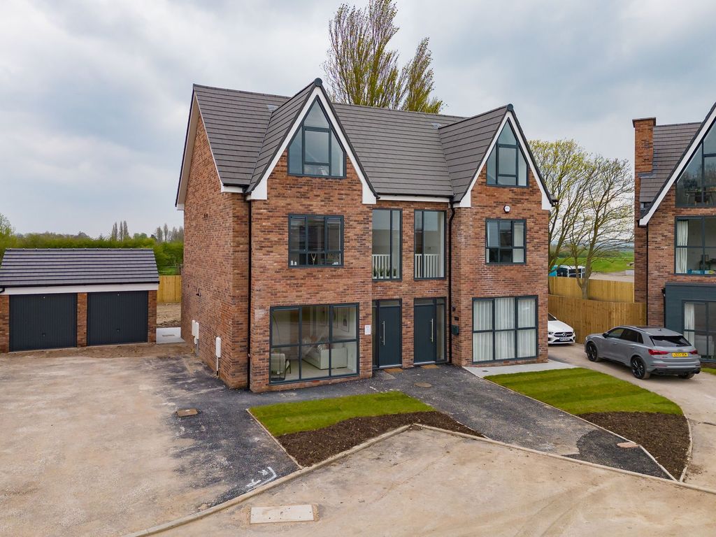 New home, 4 bed town house for sale in Bold Heath Mews, Warrington Road WA8, £565,000