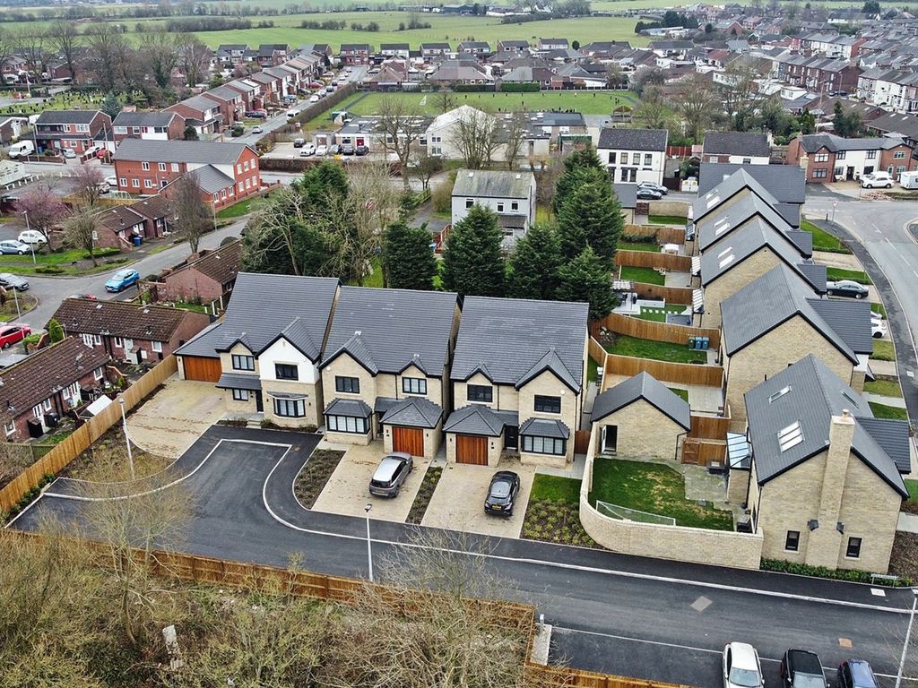 Land for sale in Phipps Lane, Burtonwood WA5, £650,000