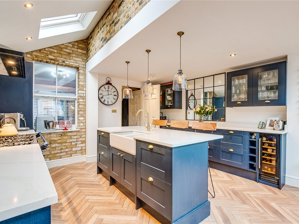 3 bed detached house for sale in Abercrombie Street, London SW11, £1,200,000