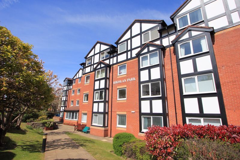 2 bed flat for sale in Conway Road, Colwyn Bay LL29, £79,950