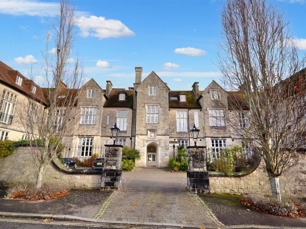 3 bed flat for sale in Somerleigh Road, Dorchester DT1, £325,000