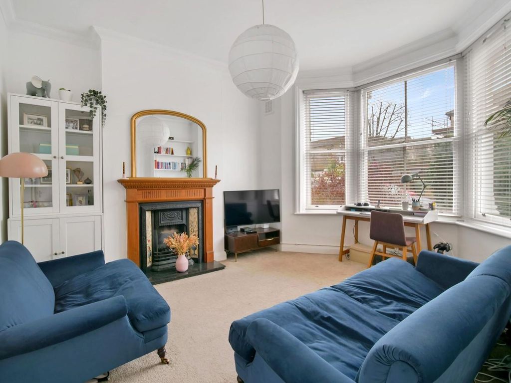 2 bed flat for sale in Kinver Road, London SE26, £500,000