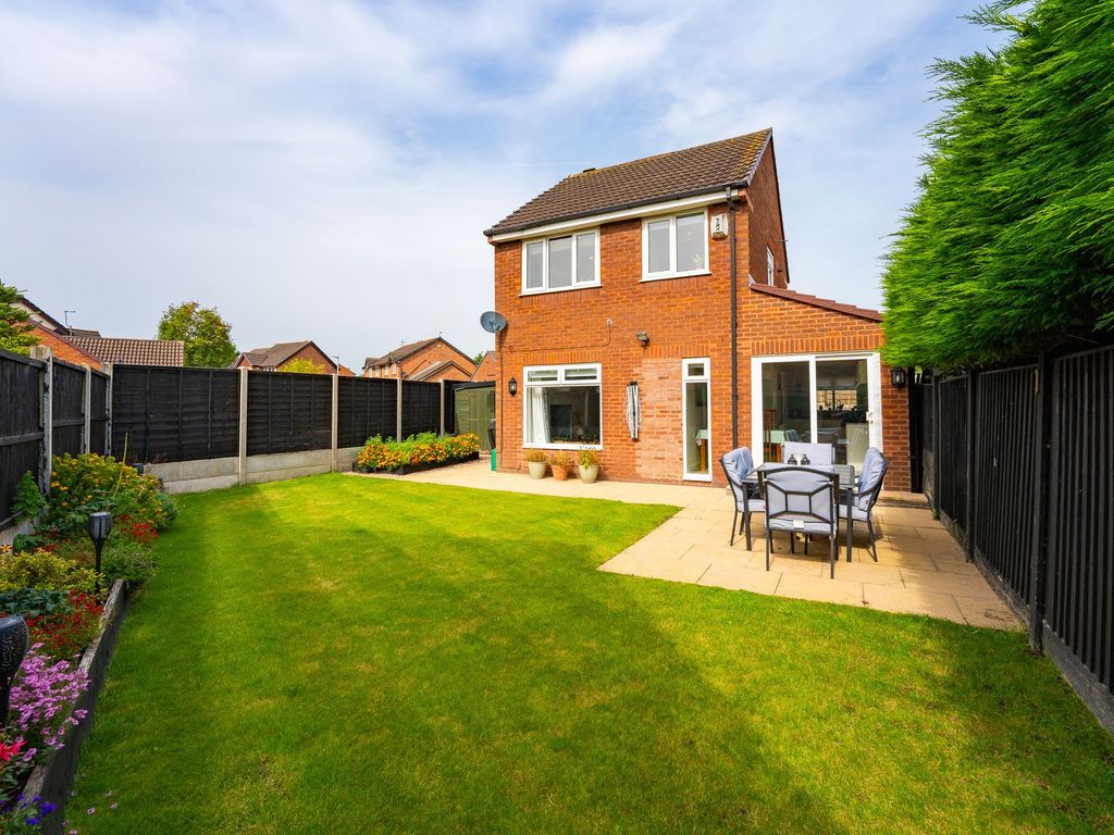 3 bed detached house for sale in Coulton Road, Widnes WA8, £249,950
