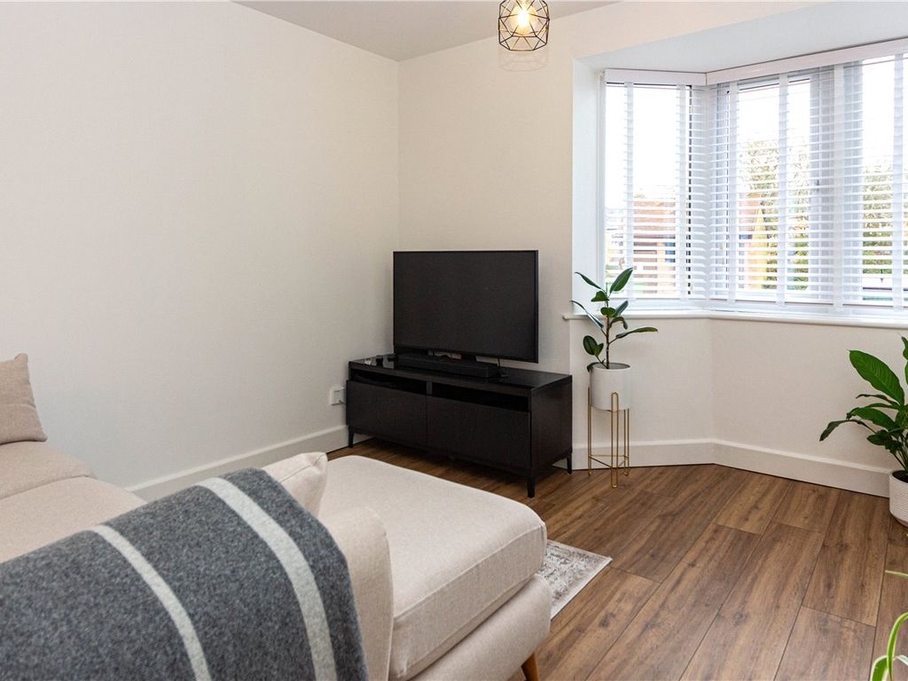 1 bed flat for sale in Westminster Court, Grove Road, Harpenden, Hertfordshire AL5, £285,000