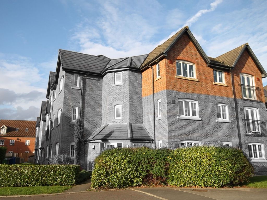 2 bed flat for sale in Lytham Close, Great Sankey WA5, £135,000