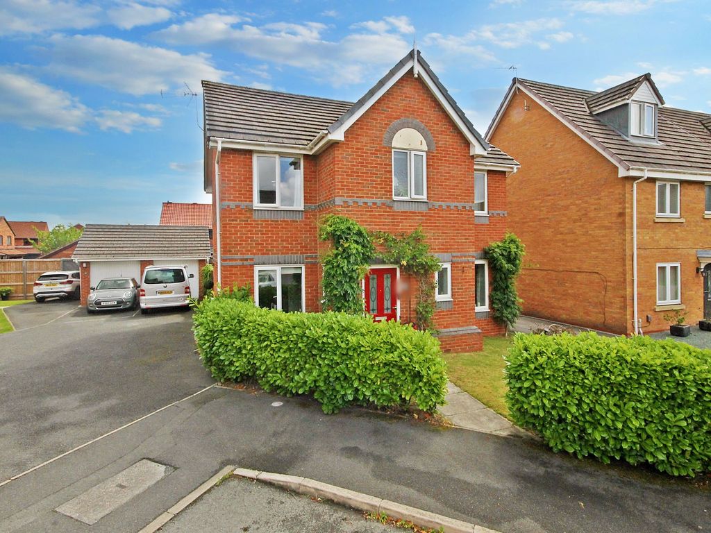 4 bed detached house for sale in Ferryside, Thelwall WA4, £365,000