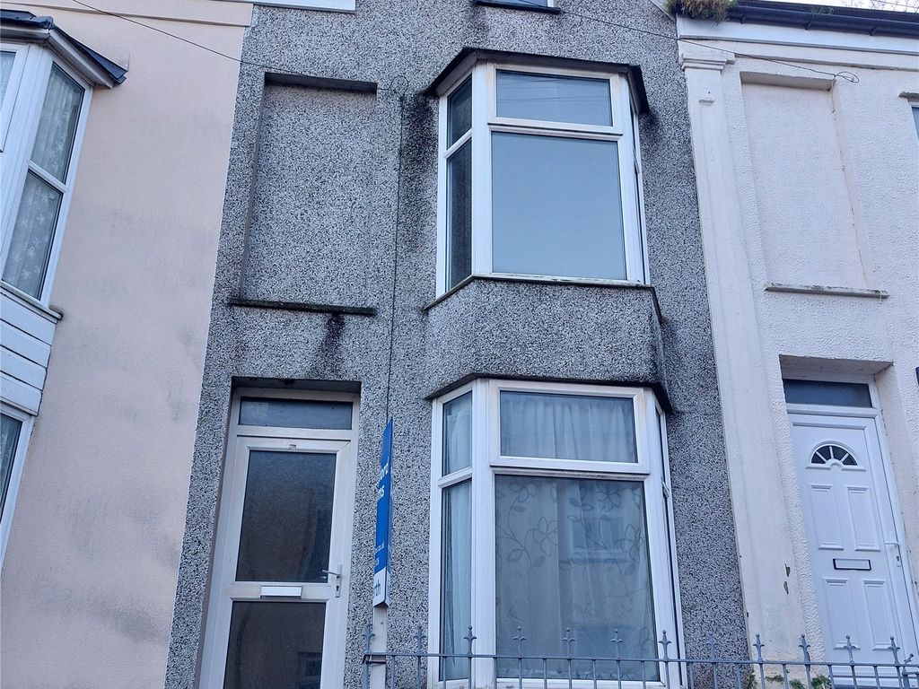 2 bed terraced house for sale in Caellepa, Bangor, Gwynedd LL57, £115,000