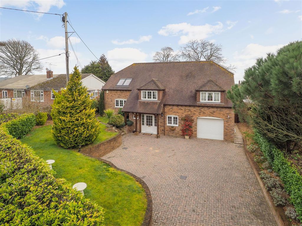 4 bed detached house for sale in Pound Hill, Landford, Wiltshire SP5, £800,000