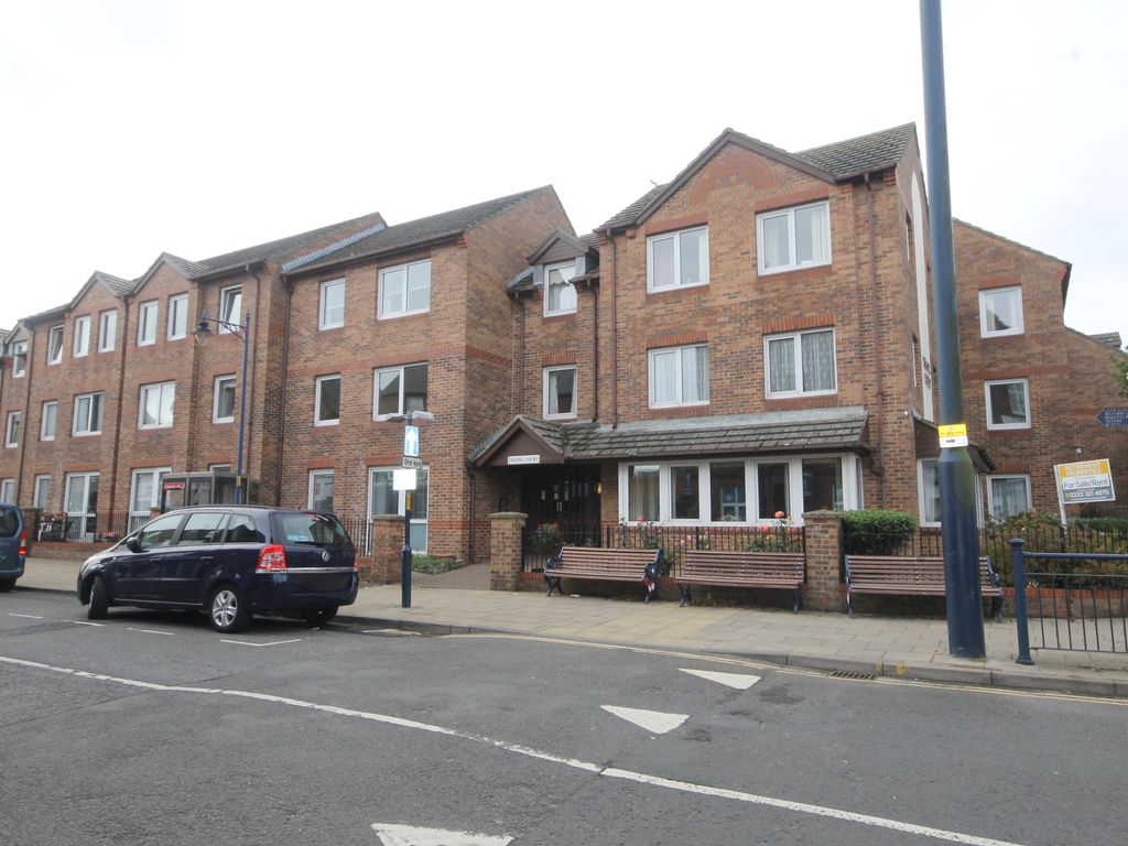 1 bed flat for sale in West Avenue, Filey YO14, £76,500