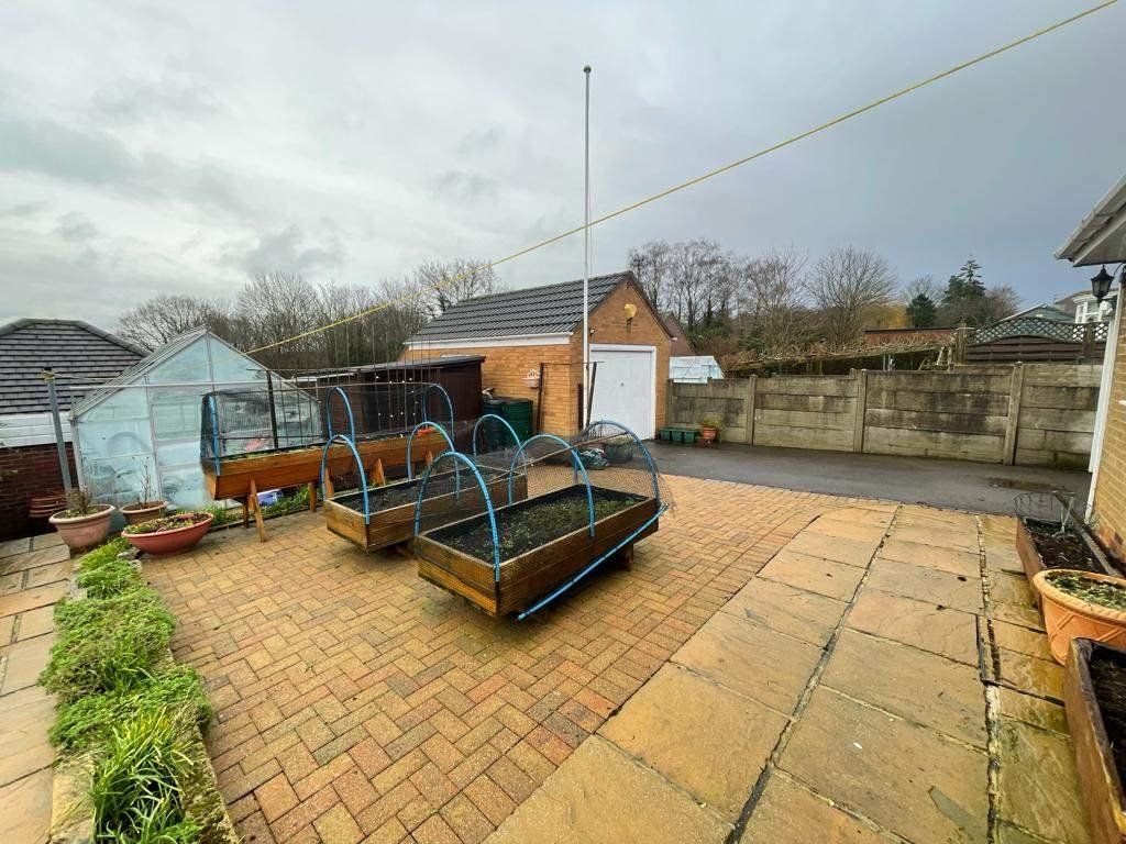 3 bed bungalow for sale in Gresley Wood Road, Church Gresley DE11, £350,000