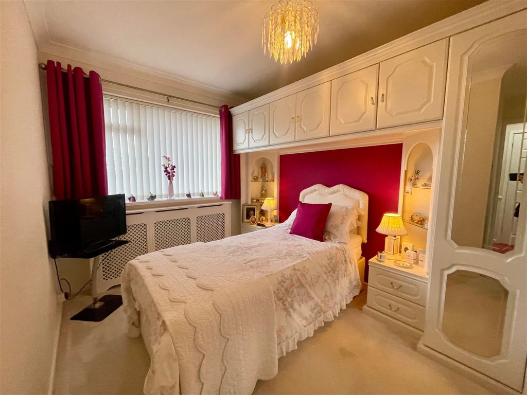 3 bed bungalow for sale in Gresley Wood Road, Church Gresley DE11, £350,000