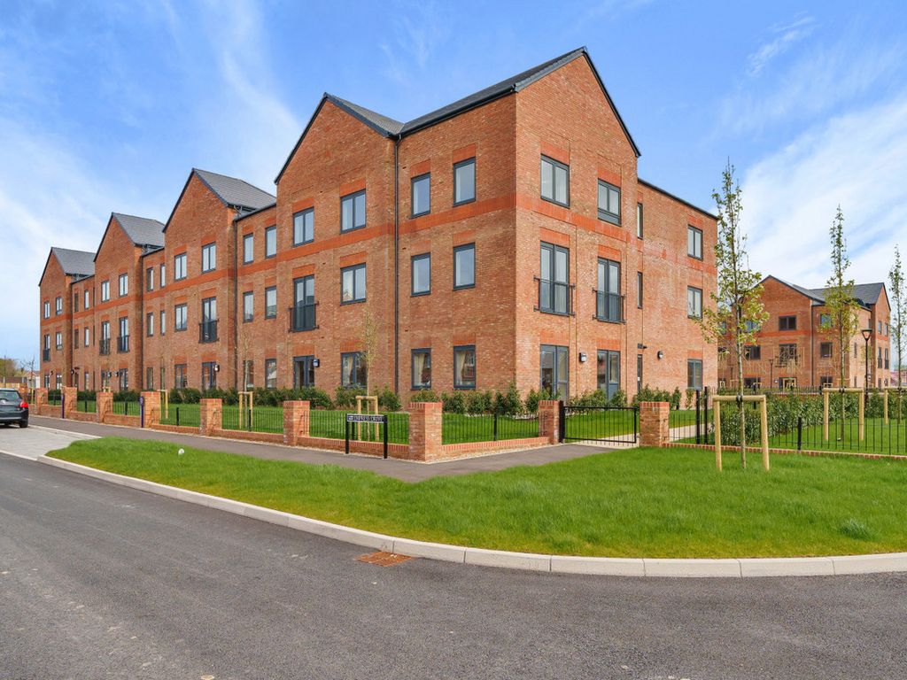 1 bed flat for sale in Empress Drive, Wallingford OX10, £217,500