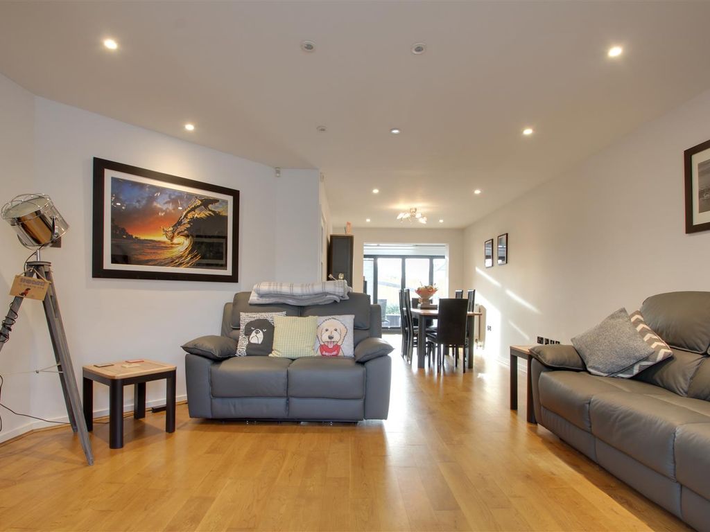 4 bed property for sale in Denmark Mews, Hove BN3, £900,000