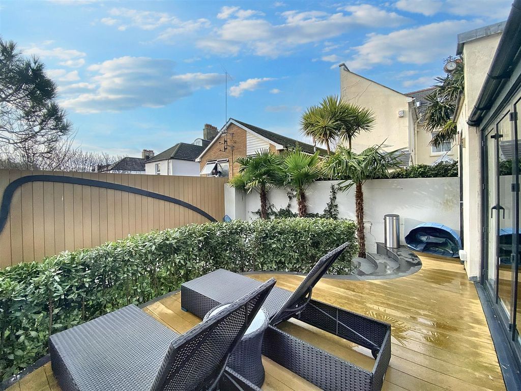 4 bed property for sale in Denmark Mews, Hove BN3, £900,000