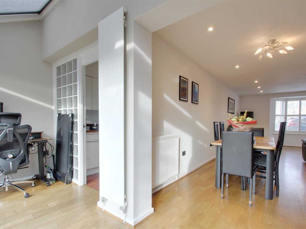 4 bed property for sale in Denmark Mews, Hove BN3, £900,000