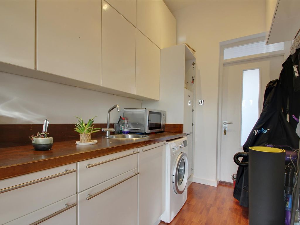 4 bed property for sale in Denmark Mews, Hove BN3, £900,000