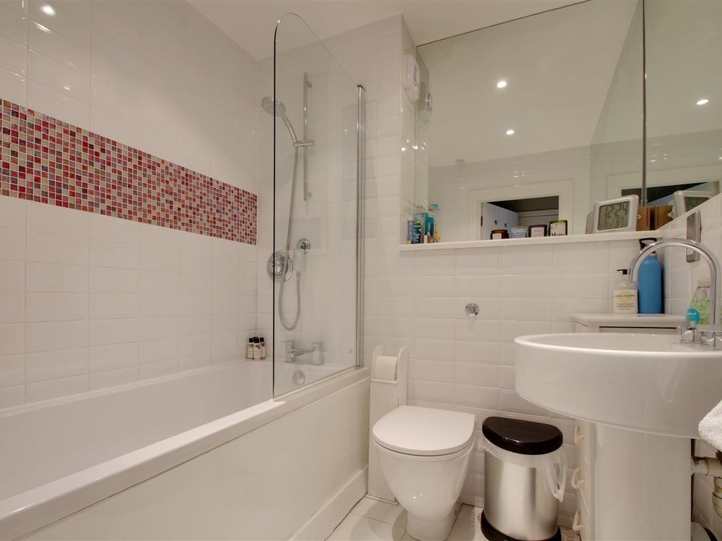 4 bed property for sale in Denmark Mews, Hove BN3, £900,000