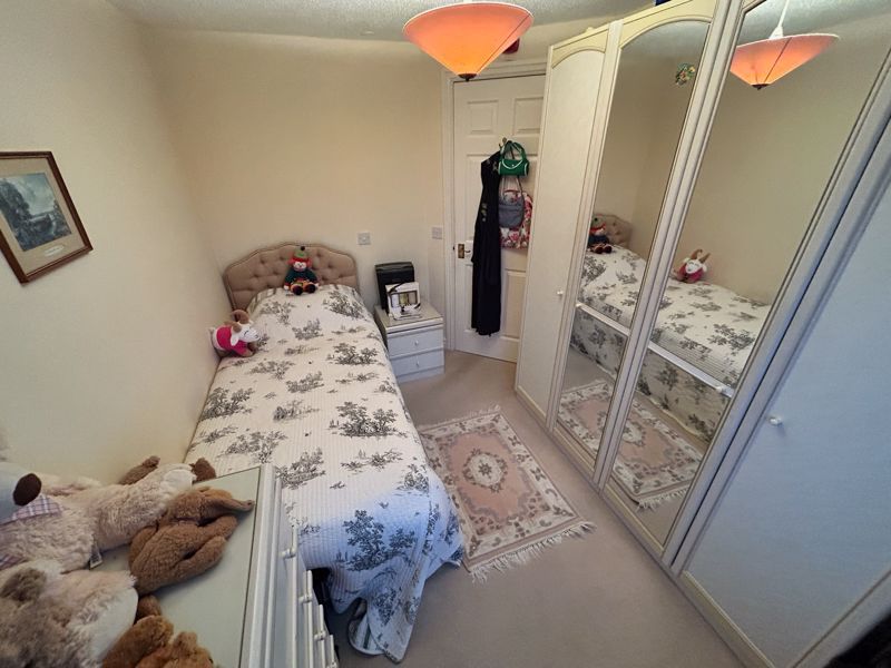 2 bed flat for sale in Penrhyn Bay, Llandudno LL30, £114,950